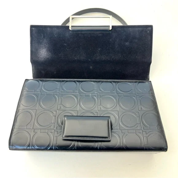 SALVATORE FERRAGAMO Black Smooth Leather Signature Gancini Pattern Shoulder Bag